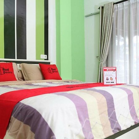 Reddoorz Plus @ Talaga Bodas Bandung Extérieur photo